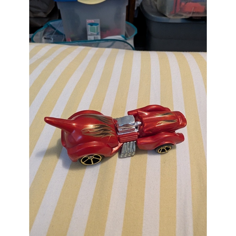 Hot Wheels Purrfect Speed No DHP32 Toy Car 2016 Die Cast 1:64 Scale Red